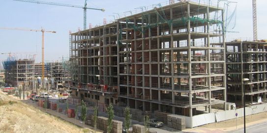 edificio en construccion seguro decenal crisis
